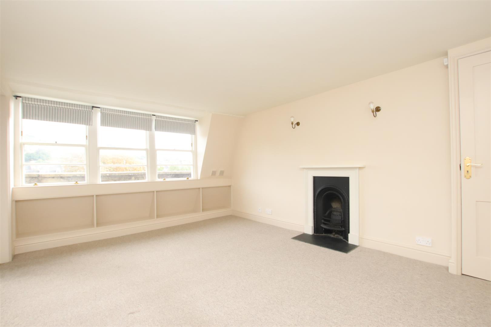 Beaufort East, Bath, BA1